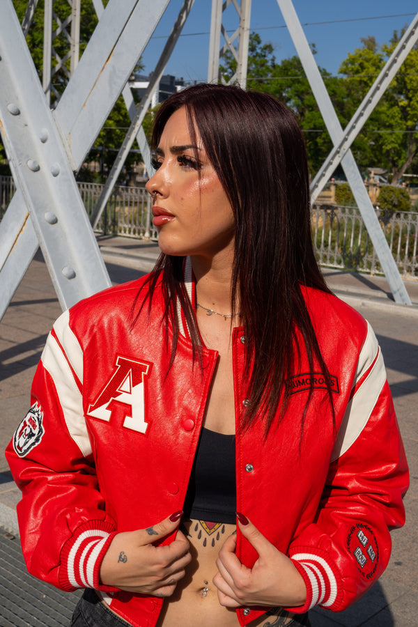 Cazadora polipiel bordada