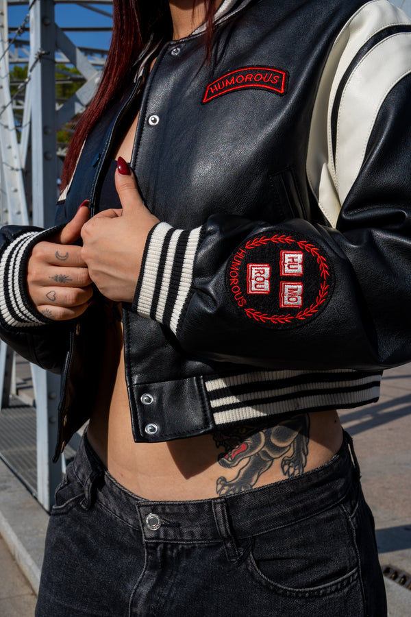 Cazadora polipiel bordada