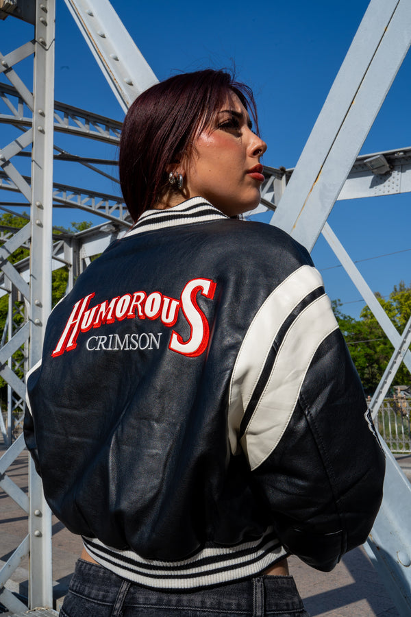 Cazadora polipiel bordada