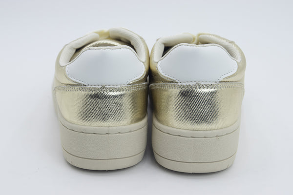 Deportivas efecto metalizado