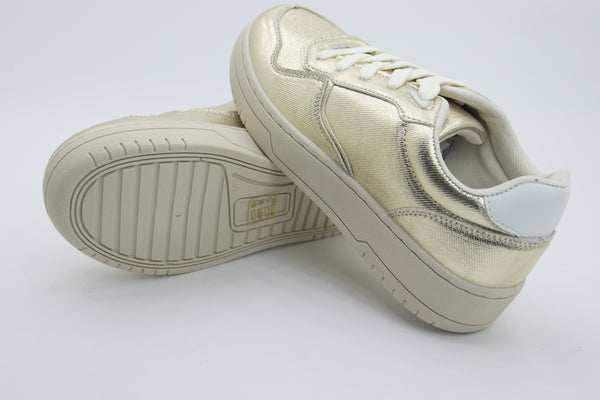 Deportivas efecto metalizado