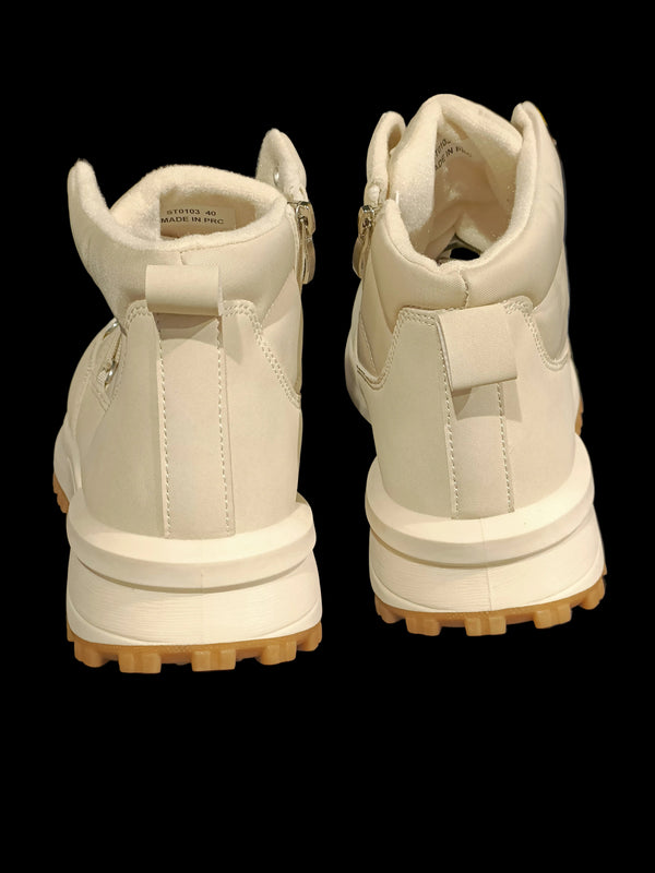 Botines con cordoneras