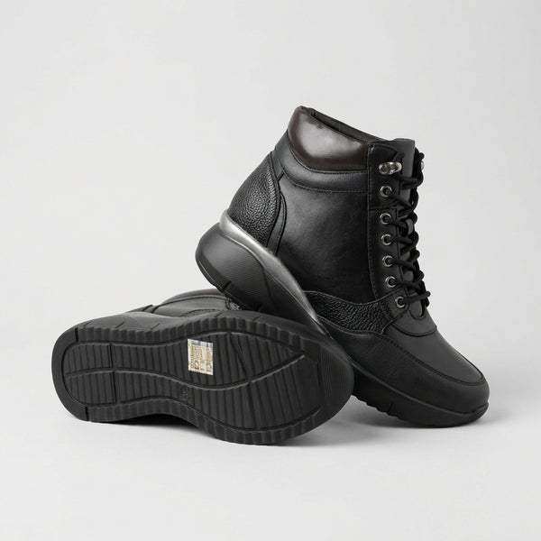 Botines negros con cordoneras