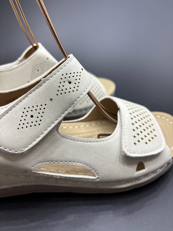 Sandalias 8611 Beig
