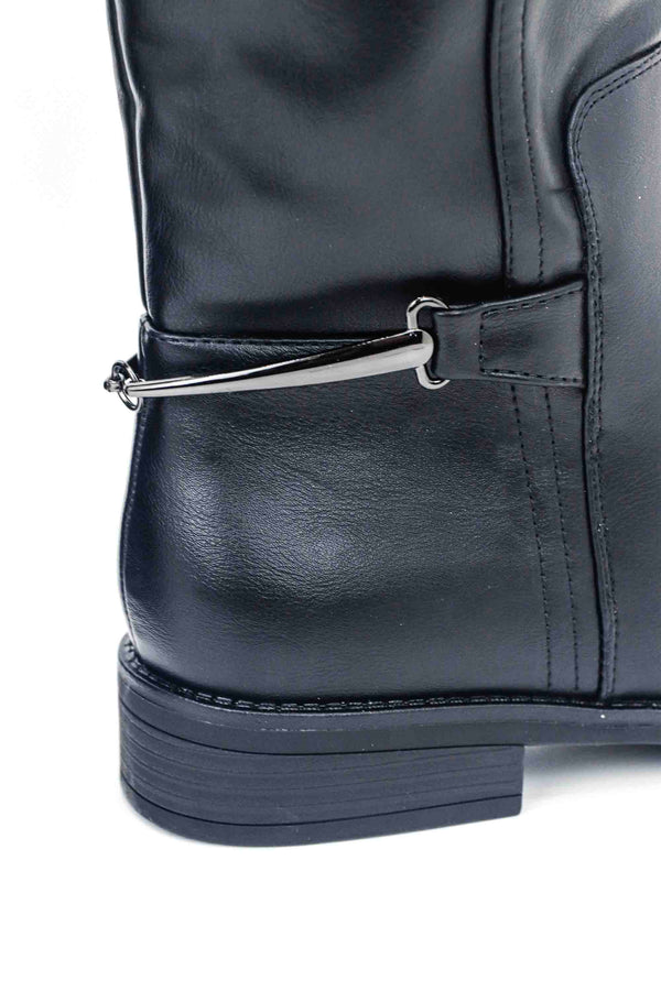 Botas planas de caña alta