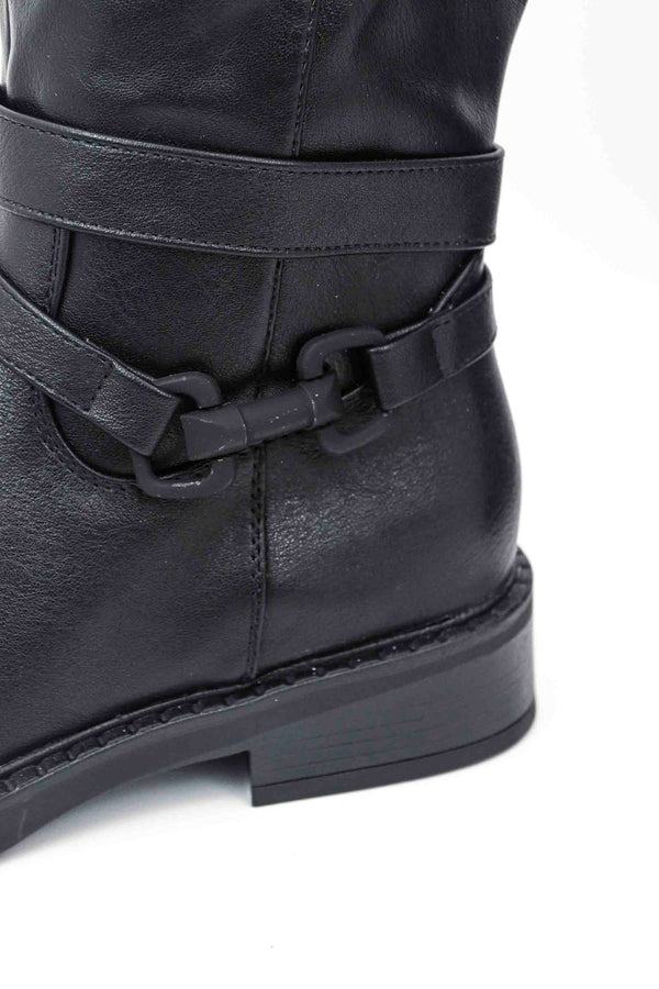 Botas planas de caña alta