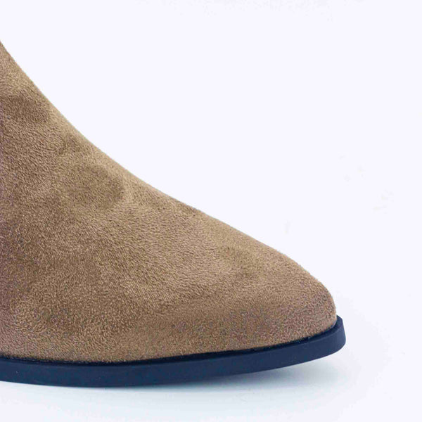 Botines chelsea con tacón