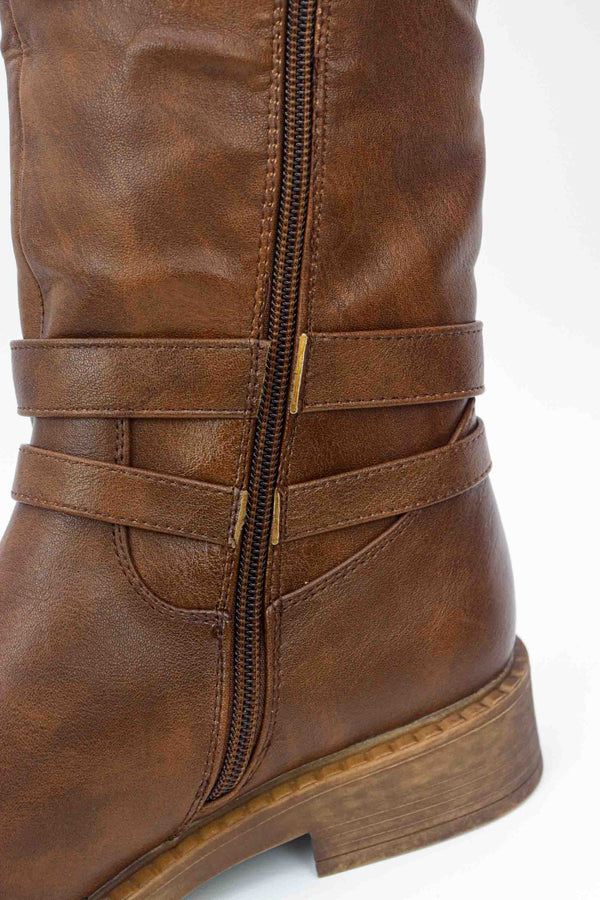 Botas planas de caña alta