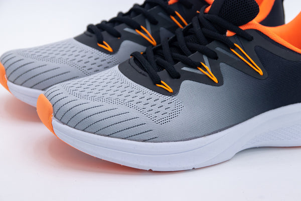 Deportivas gris-naranja