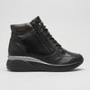 Botines negros con cordoneras