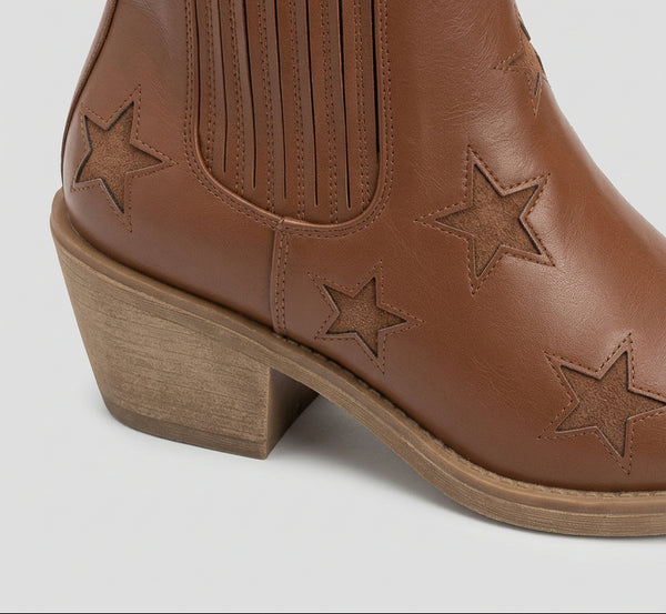 Botines estrellas color cuero