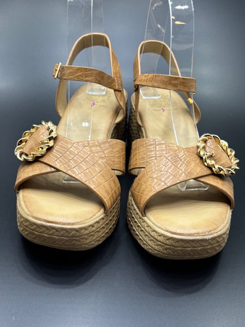 Sandalias Textura Natural Cuña de Media Altura